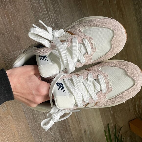 Never Worn New Balance 57/40 - Picture 3 of 4